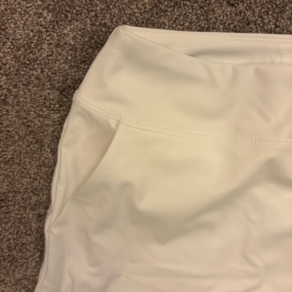 Tommy Bahama Women's White Skort Size XL Golf Pockets Quick Dry UPF 50 NWT - Picture 3 of 13